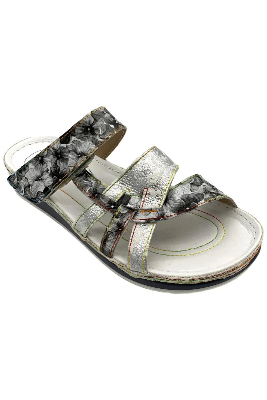L'Artiste by Spring Step Women's Caiman Slide Sandals Silver - Medium